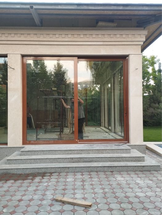 Раздвижные окна, двери, витражи.