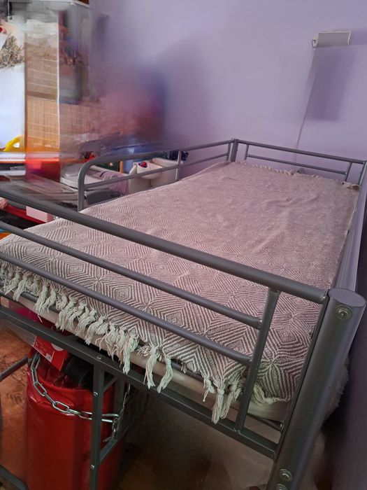 Едноетажно Метално единично легло 90× 200