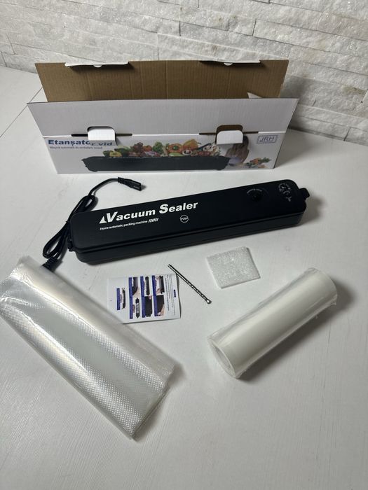 Aparat de sigilat si vidat vacuum sealer, 220v, 90w, negru plus set de pungi vidat