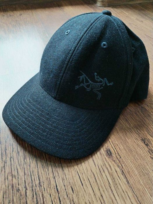 arc'teryx wool ball cap - страхотна мъжка шапка С/М 100% оригинал отлично състояние