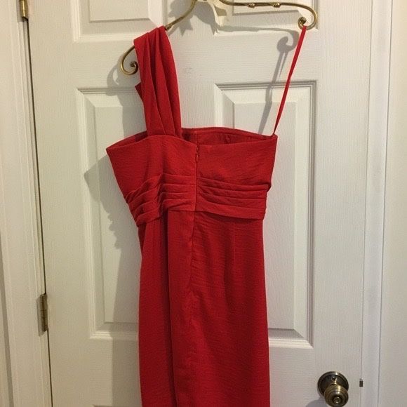 Официална  червена рокля  НОВА 248$ BSBG MAX AZARIA