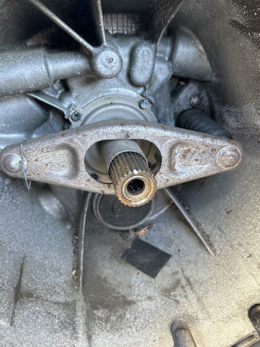 Cutie viteza manuala 6V bmw e90,e91,e60 motor 3.0 D 231 cp HGU