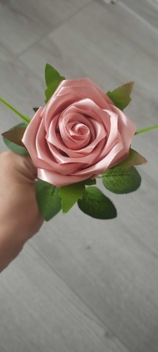 Сатенени рози за всеки повод