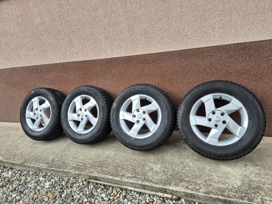 Jante Duster R16 5x114,3 cu anvelope Bridgestone 215/65R16