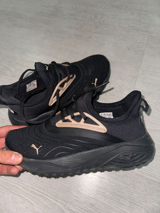 adidasi puma.