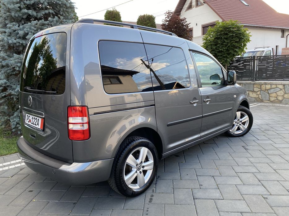 VOLKSWAGEN Caddy 2011