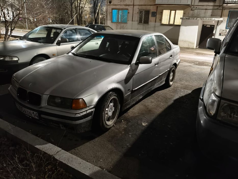 Продам BMW E318...