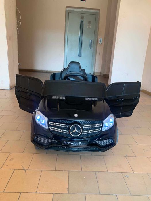 Акумулаторна кола Mercedes Benz GL63-S Черна