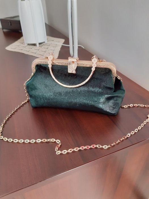 Дамска парти чанта в зелен цвят