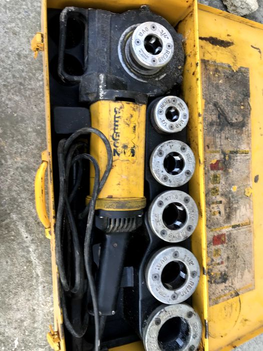 Машина за изработване на резба