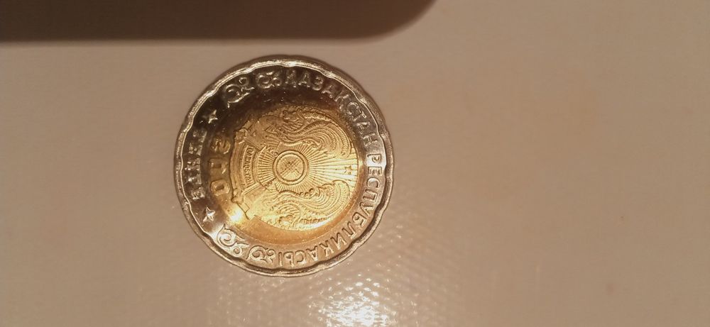 Продам монеты 200