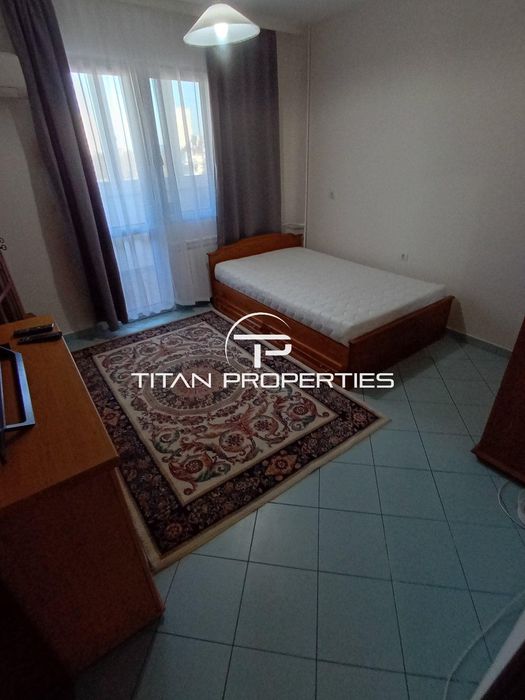 Тристаен панелен апартамент в ж.к Славейков