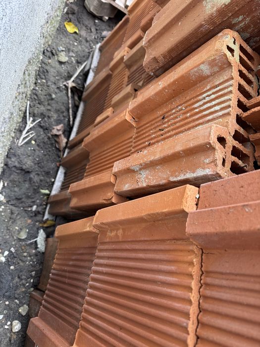 Donez caramizi Porotherm robust 25, gresie portelanata