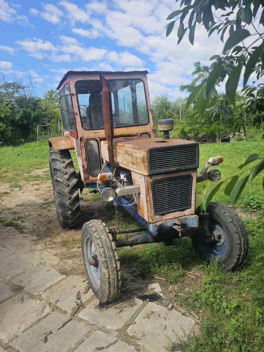 Vând doua tractoare U650