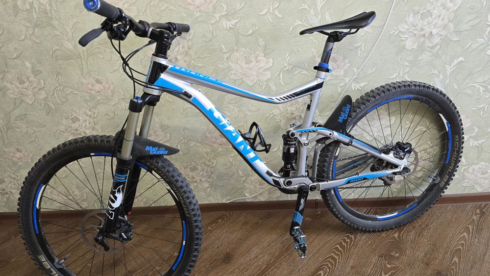 двухподвес giant велосипед