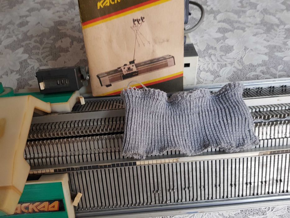 Вязальная машинка