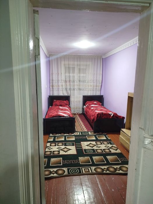 Дом сотилади микрорайонда