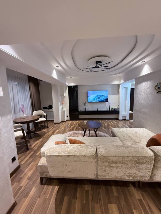 2 комнатная площадь 52м2. Цум, Ц7 школа 110