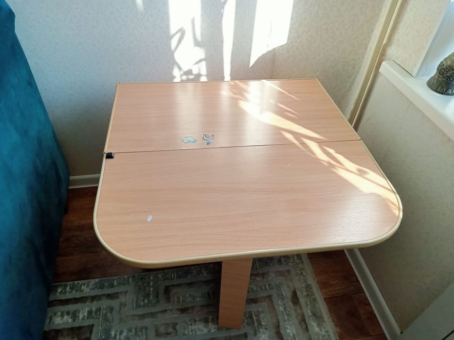 Стол детский письменный