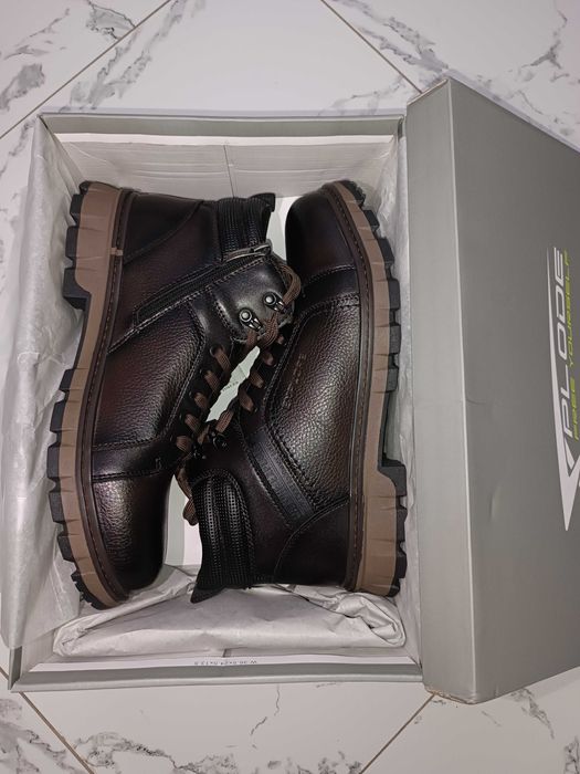 Новый. Коричневые зимние сапоги 42-43р. Натуральная кожа, шерсть