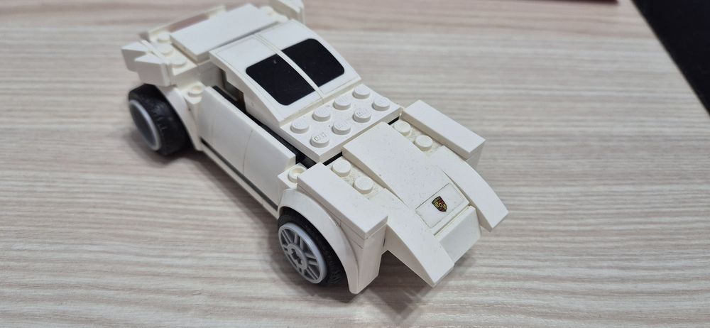 Vand legourile ( masinute) din imagini