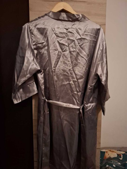 set de dezgatit pentru nunta  si halat bride