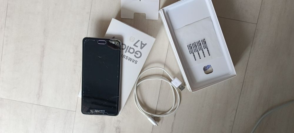 Oppo Reno. Samsung Galaxy A7