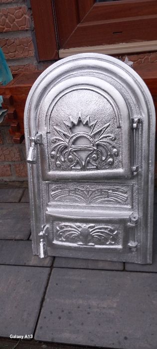 Vind ușă  de gril   folosită în stare forte bună.