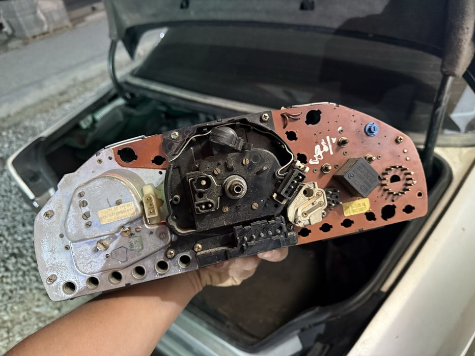 Мерс 124 прибор щиток и задний стоп простой