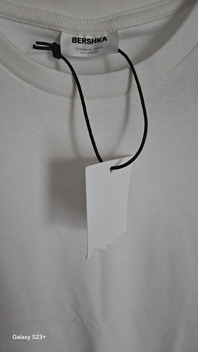 Tricou nou cu eticheta Bershka L-Xl