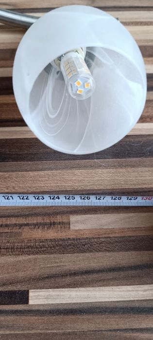 Продавам осветително тяло със шест броя осветителни тела