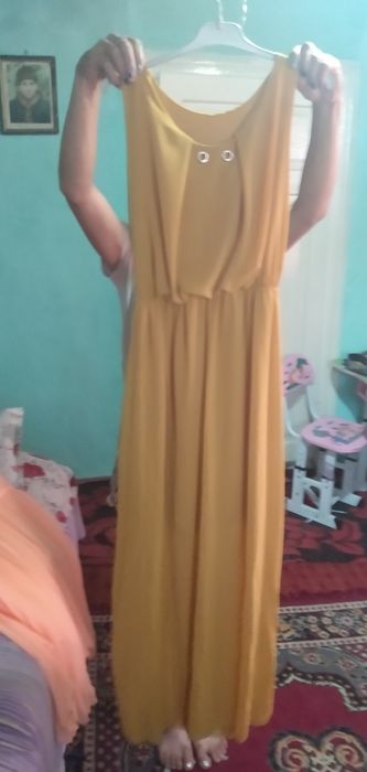 Vand rochie de nunta subțire,lunga