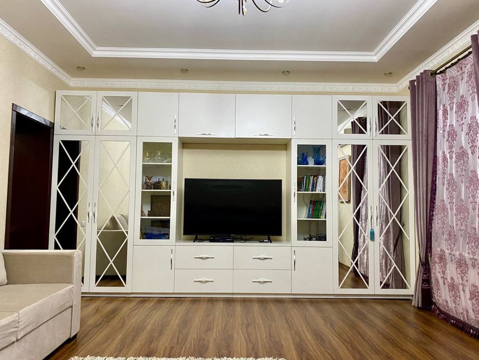 5 соток участка-земли. Первая линия Луначарский. Угловой.