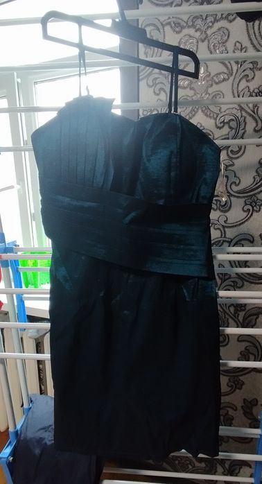 Продам женские платья.