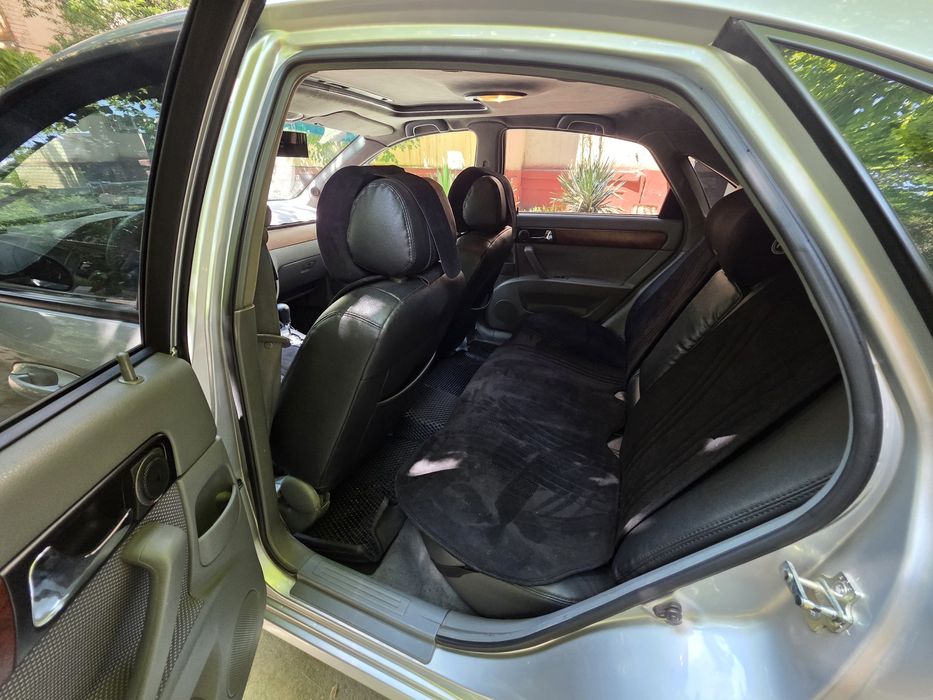 Продается Chevrolet Lacetti 1,6 automat 2013