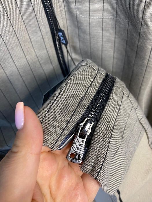 Trening Armani – Cappuccino Premium, Eleganță și Confort