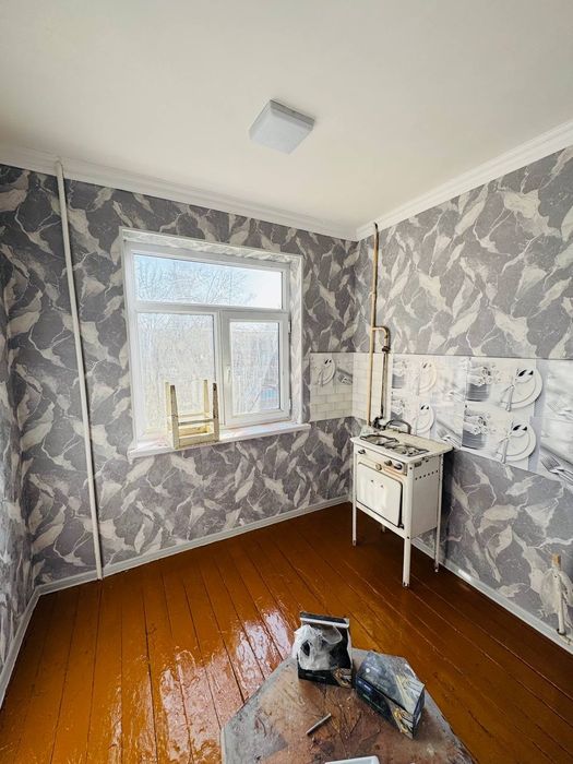 1 xonali uy 3 qavat Oktiyabir