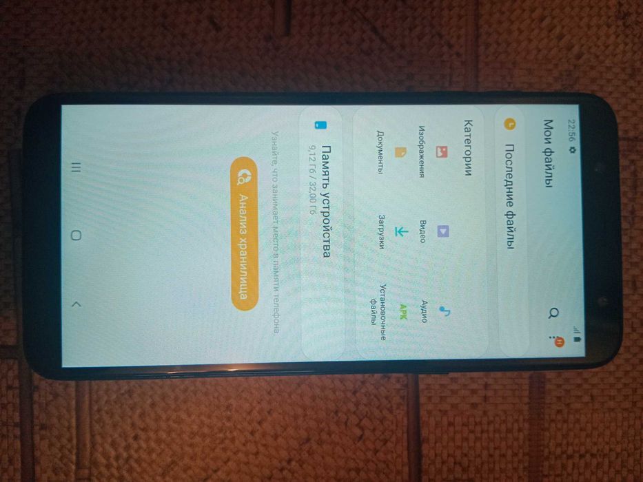 Продам Samsung Galaxy J8, 3х32