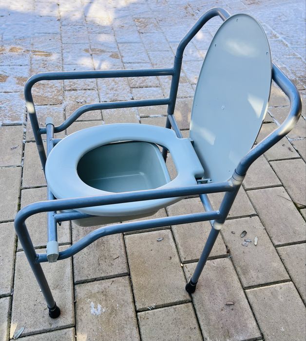 Vand Scaun toaleta Vital pliabil,greutate proprie 4,8kg,max.115kg