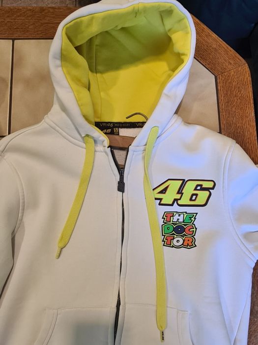 -мъжки дрехи-екипировка за мотор. Valentino Rossi