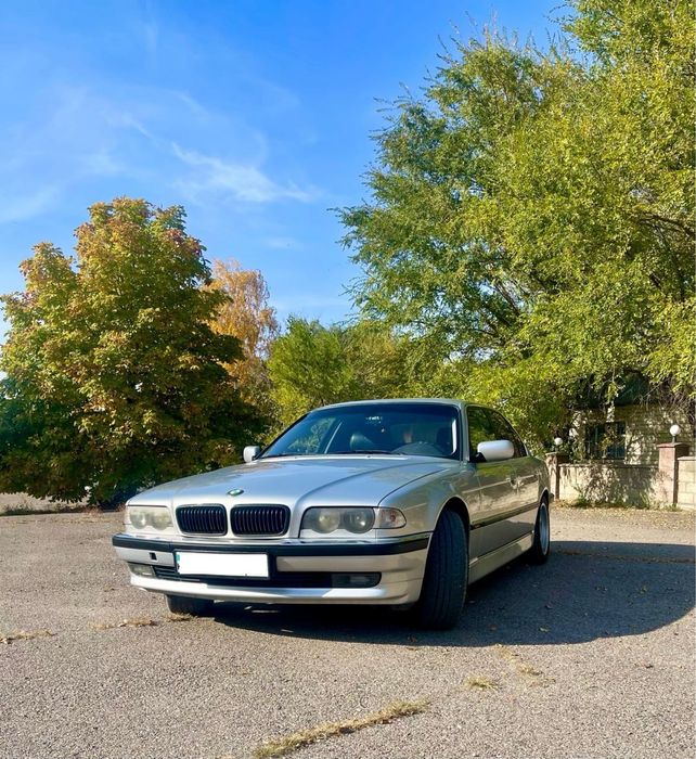 Продам BMW 7 в кузове Е38