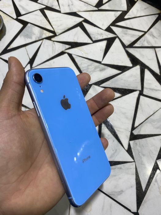iphone XR   сотилади