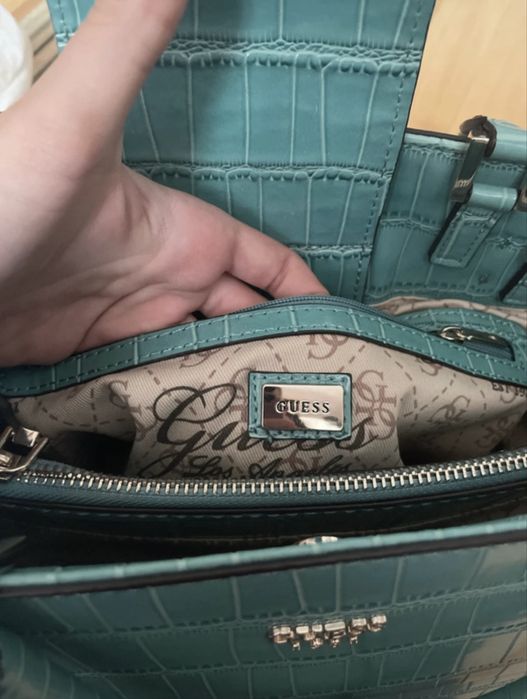 Geantă Guess Reptilă