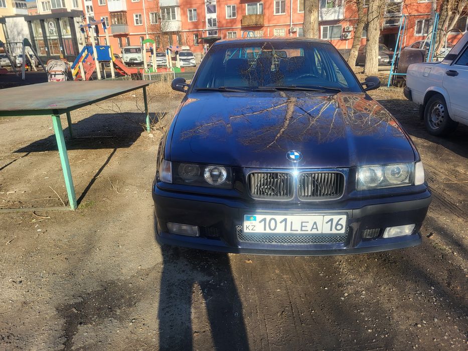 Бмв е36 седан в хорошем состоянии