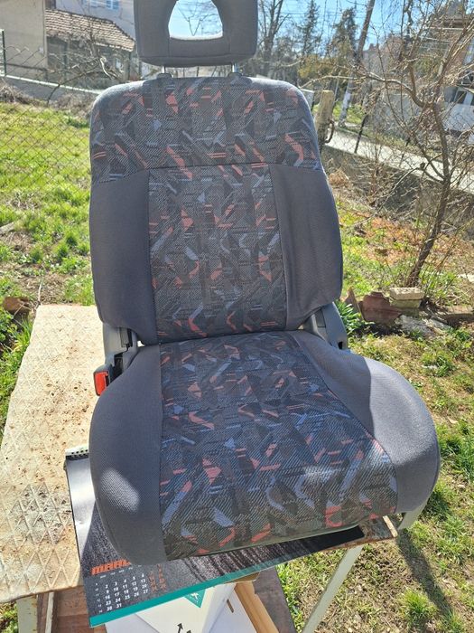 Седалка лява шофьорска здрава