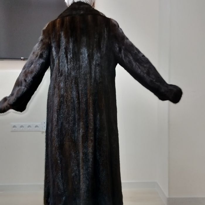 Продам шубу норковую