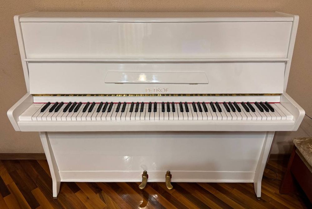 Продаю фортепиано PETROF