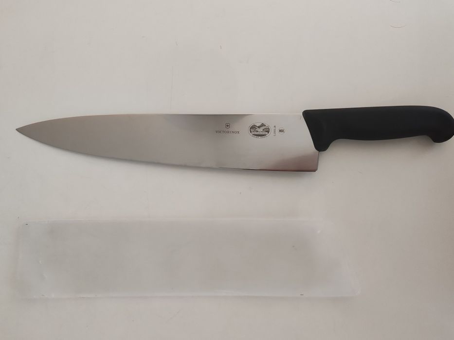 Ножове Victorinox и сатър F. Dick