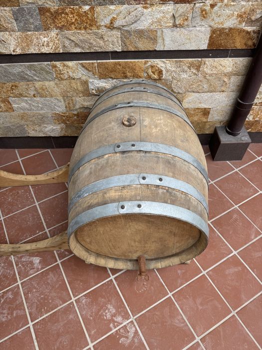 Бъчви за вино 100л и 150л