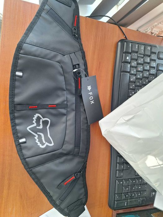 Чисто нова чанта за кръста FOX